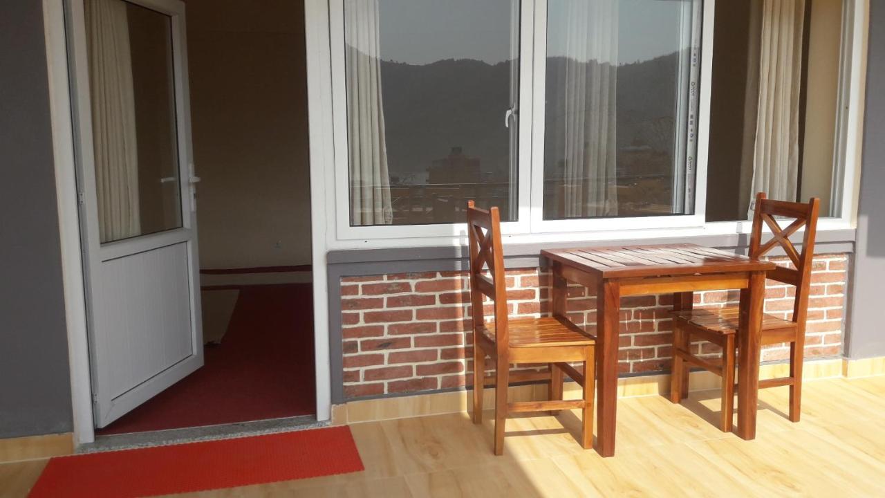 Beli Guest House Pokhara Eksteriør bilde